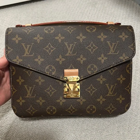 Louis Vuitton Pochette Metis Bag Excellent condition - Picture 2 of 9